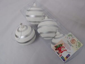 CHRISTMAS BALLS WHITE SILVER